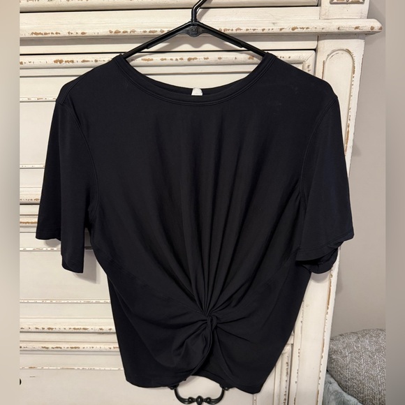 lululemon athletica Tops - Lululemon Crescent T-Shirt Black Knot Front Cropped Pima Cotton Size 8